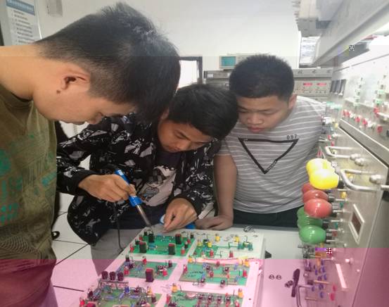 http://www.hieu.edu.cn/__local/E/1F/5A/BF1FCFE42A692DB120DDED02868_6B763736_90F6.jpg
